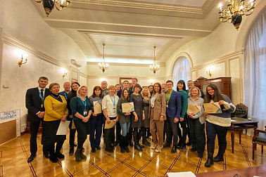 Награждение стажёров сертификатами о прохождении обучения в Учебном Центре