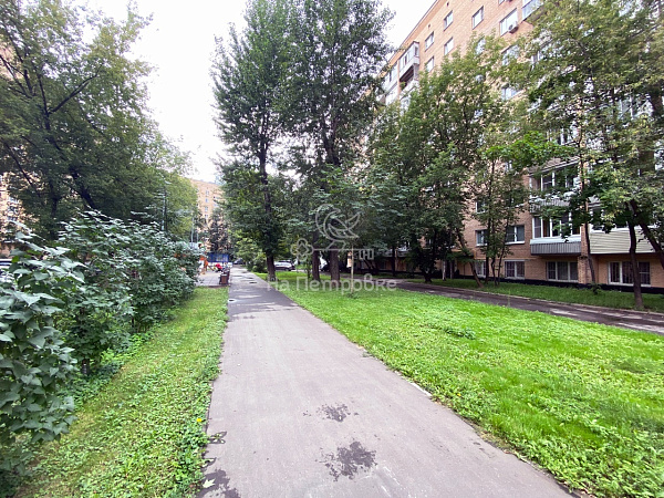 Москва, улица Бориса Галушкина, 16