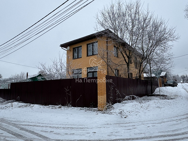 Московская область, город Красногорск, рабочий поселок Нахабино, улица Льва Толстого, дом 1